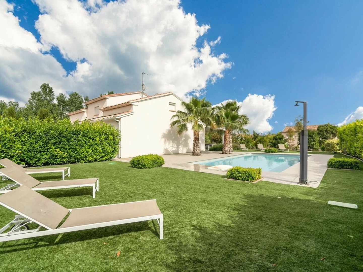 Luxurious Modern Villa With Heated Private Swimming Pool, jeu de Boules Court and Lots of Privacy