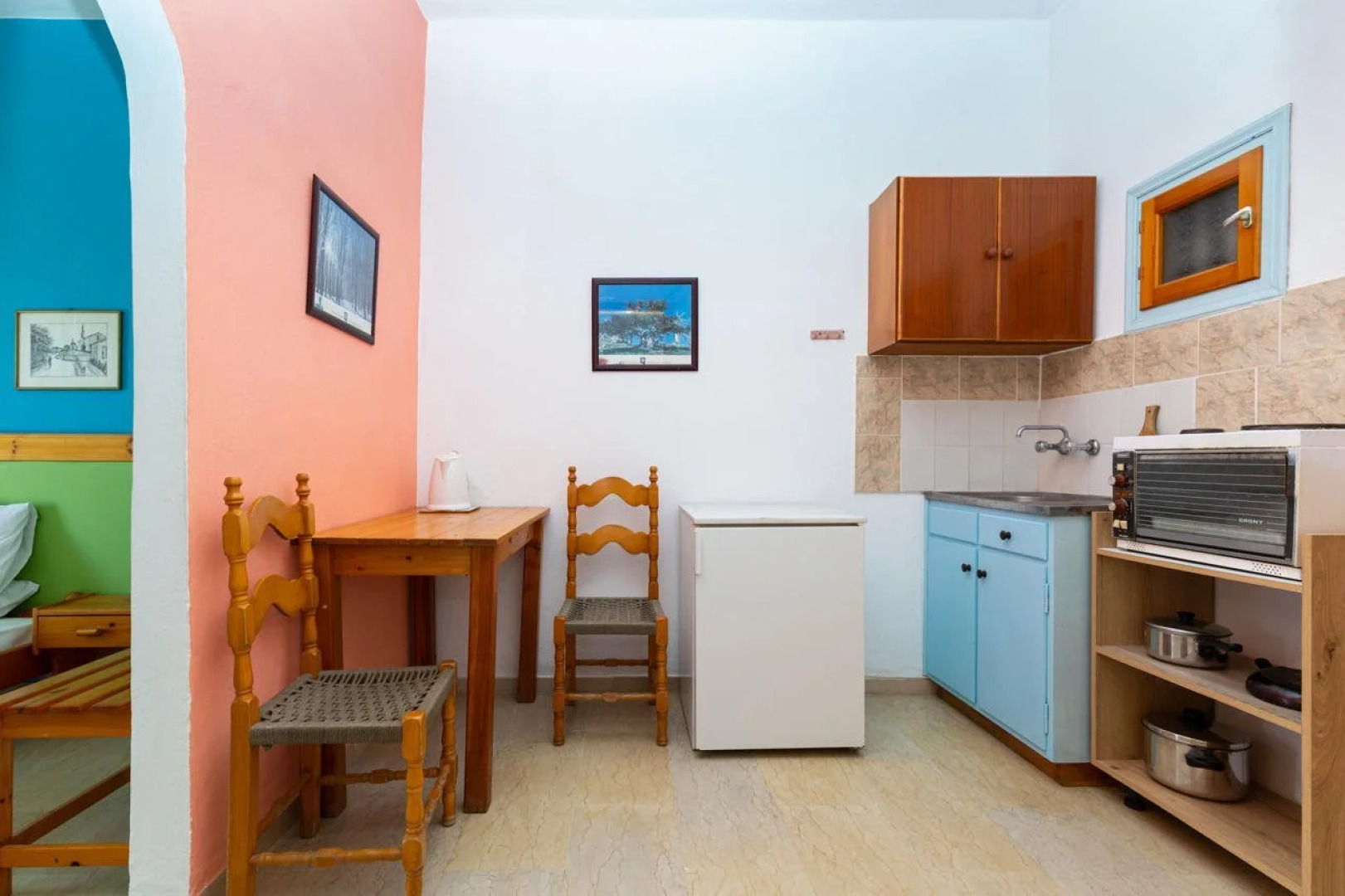 Alexandros Suites & Apartments