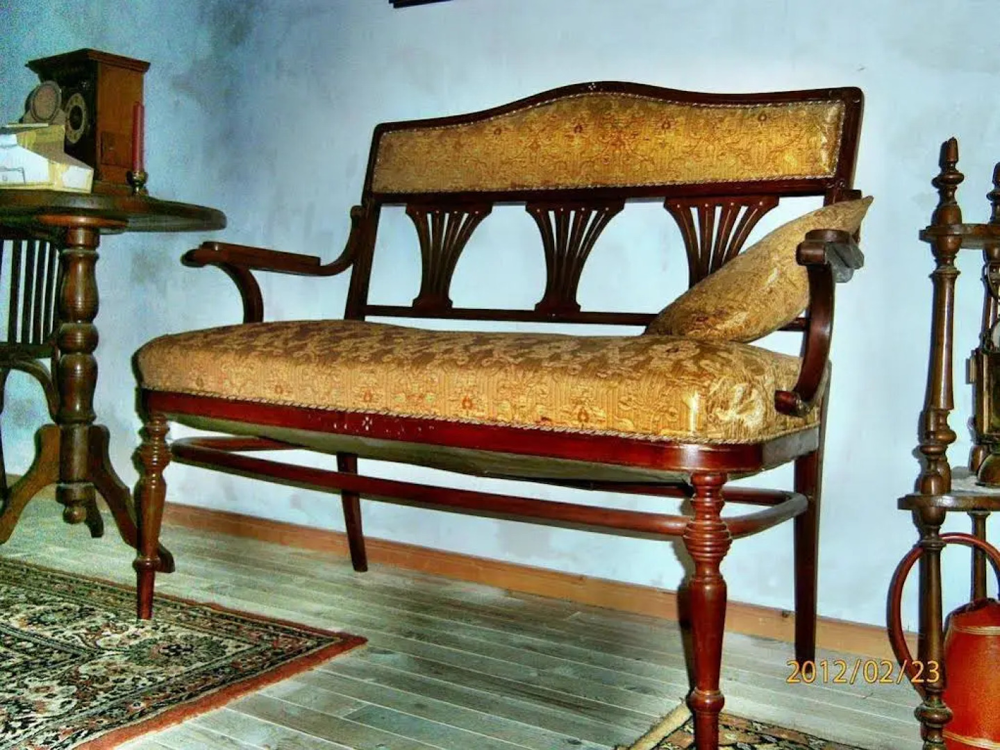 Retro - 19th Century Guest House