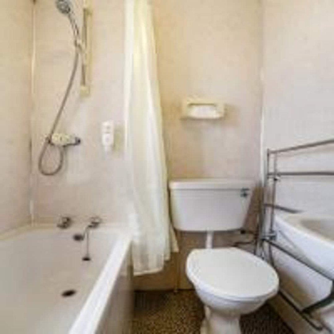 OYO Flagship Brentwood