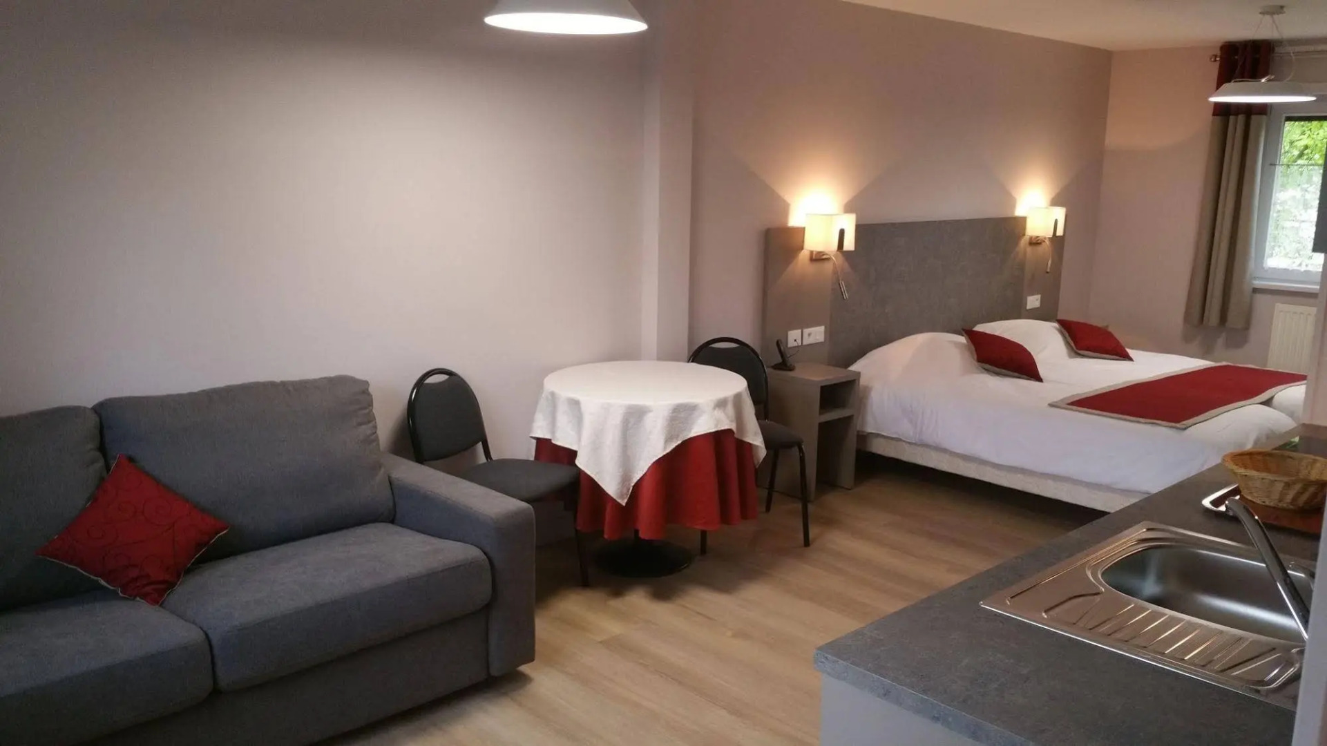 Logis _ Hotel Restaurant La Sapiniere