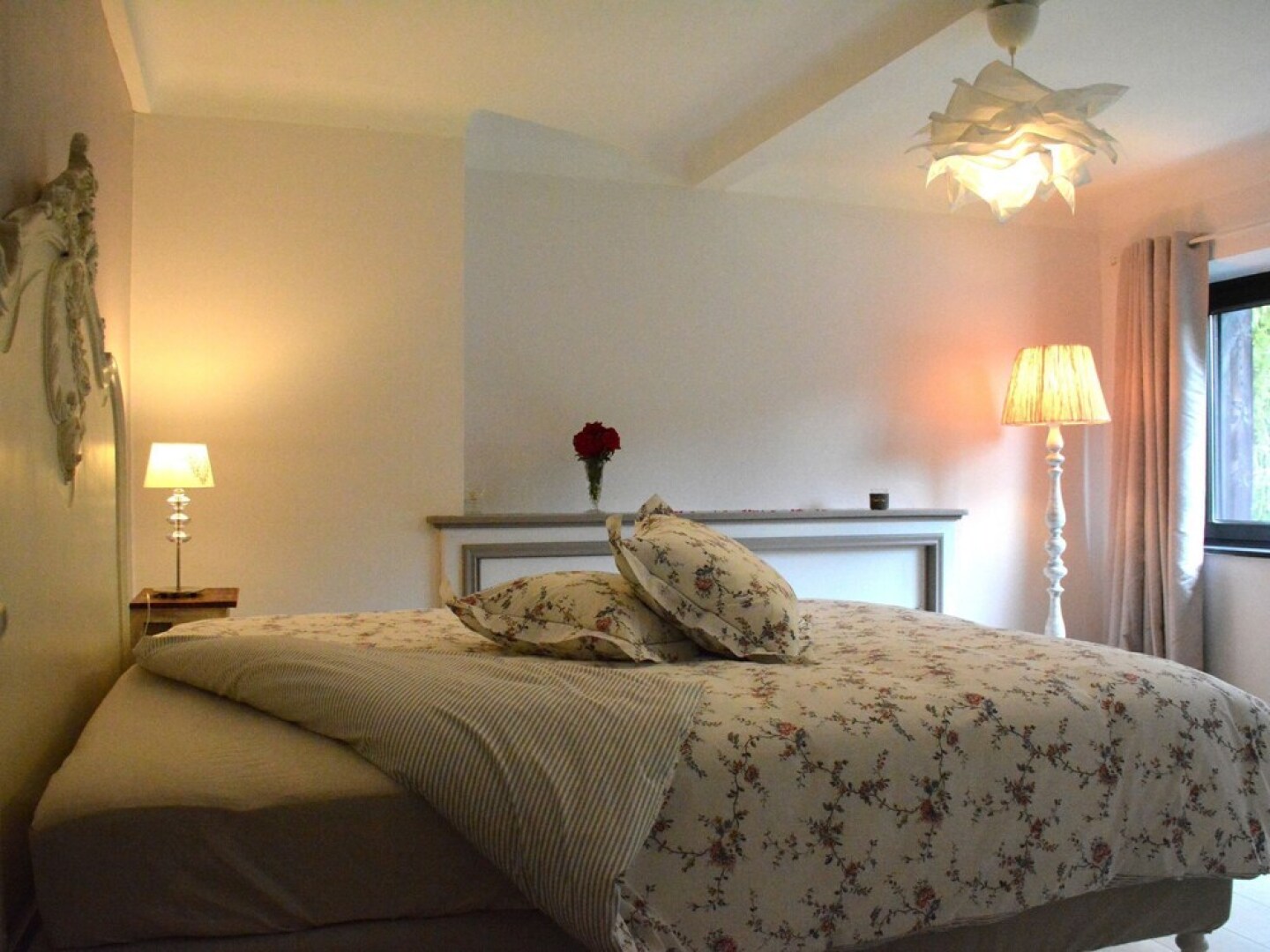 Chalet Renovated with Great Care, Large Garden, Direct Access To the River