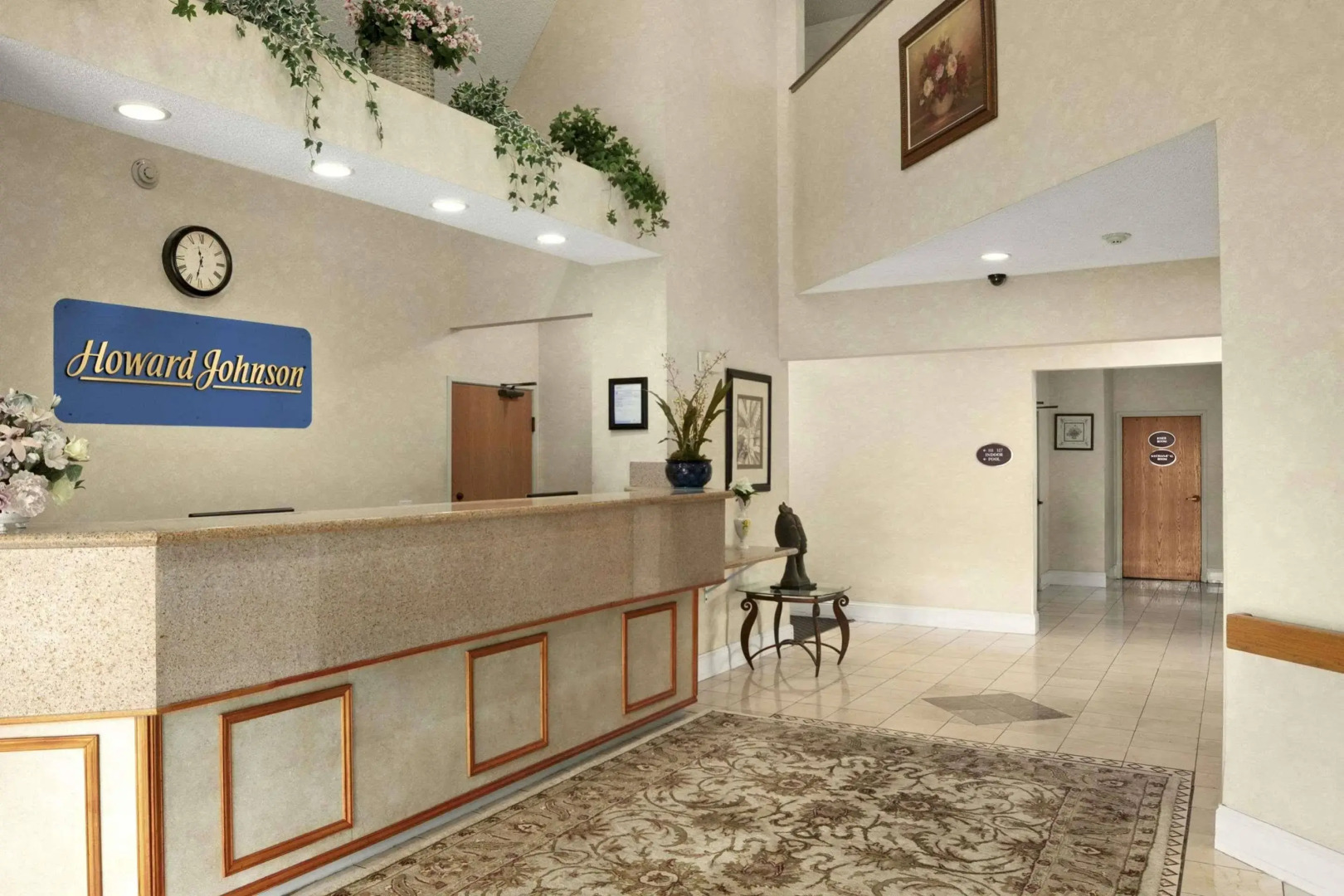 Howard Johnson Hotel & Suites by Wyndham Vancouver