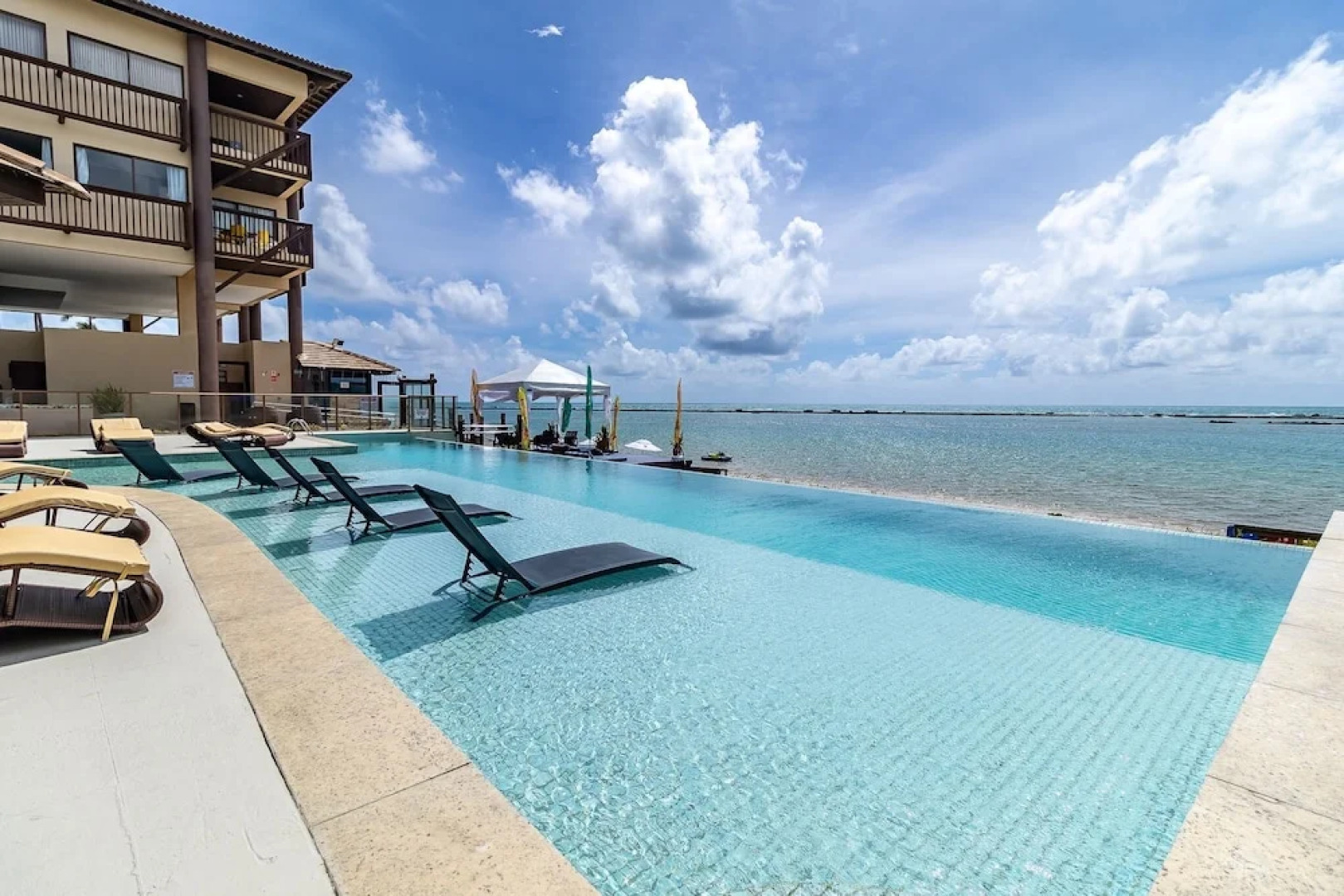 Apto em Barra Bali Resort Destino BSM 2