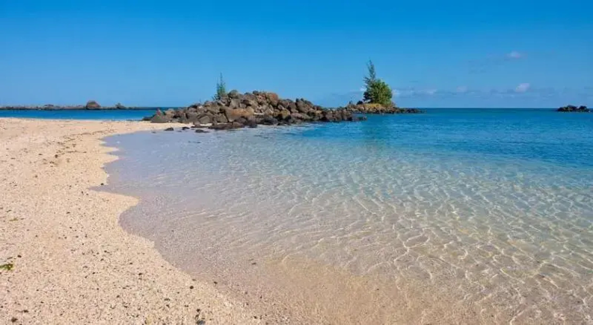 Bon Azur Beachfront Suites & Penthouses