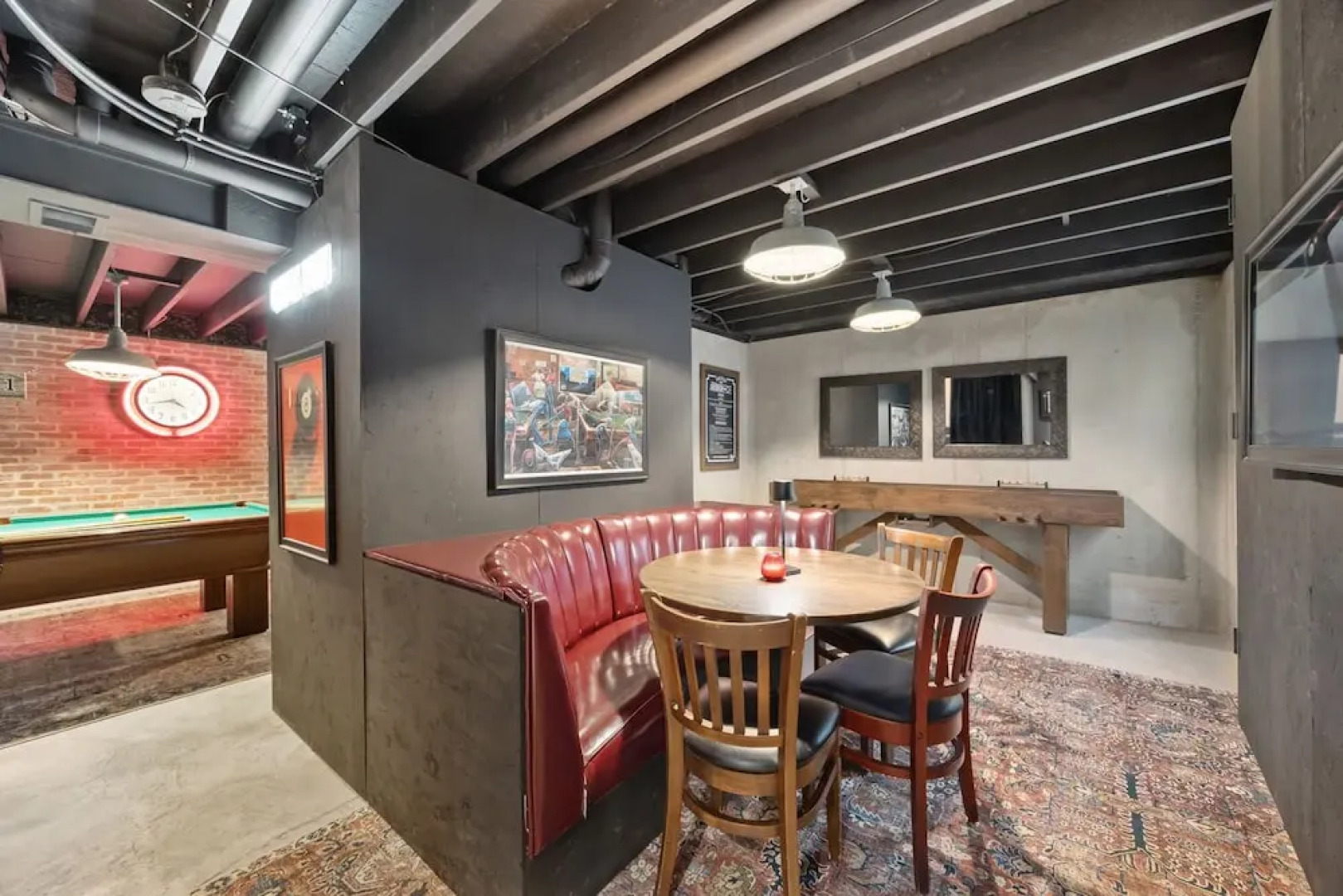 Coopers North in Old Town – Hot Tub & Pool Table!