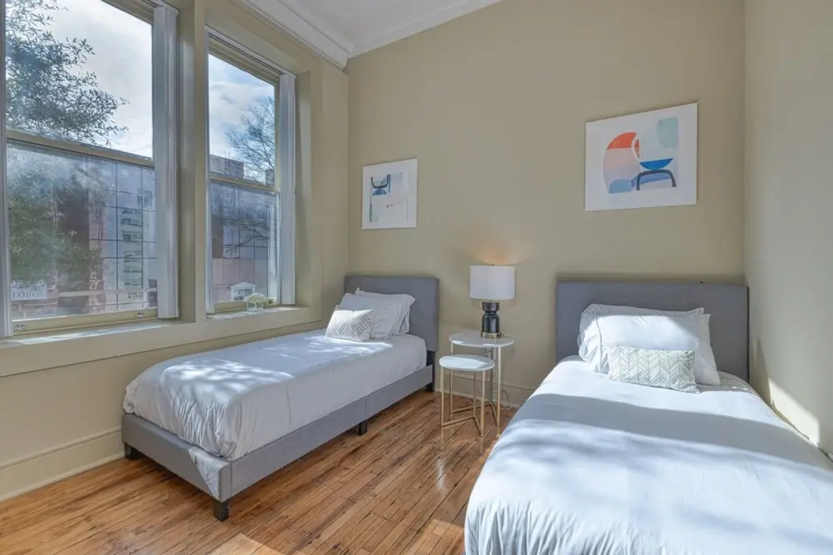 Kasa Columbia Main Street