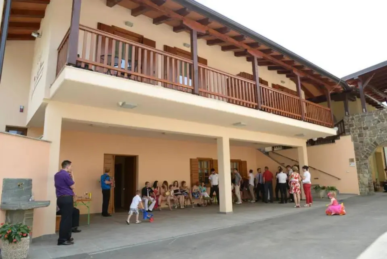 Kraljic-Izletniska Kmetija Z Nastanitvijo