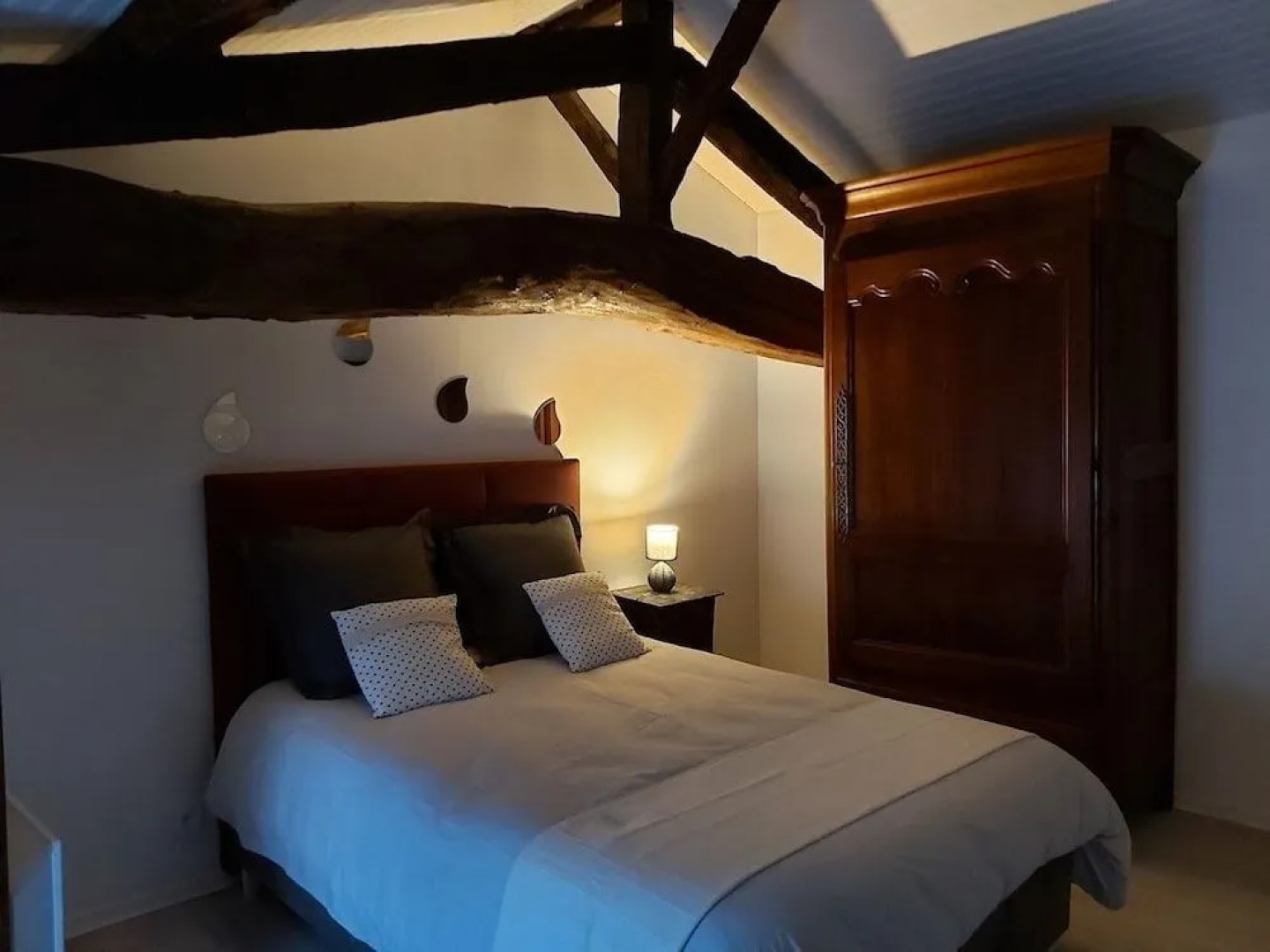 Le Logis Des Bessons