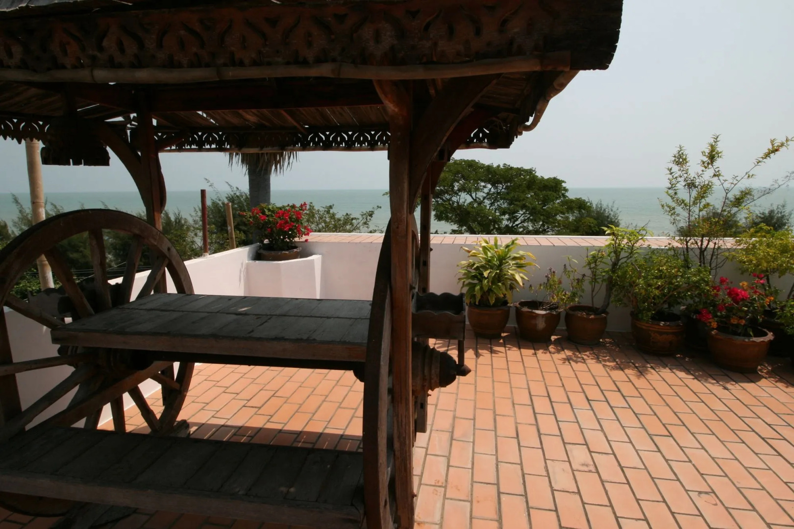 Beachfront Hotel Cha Am