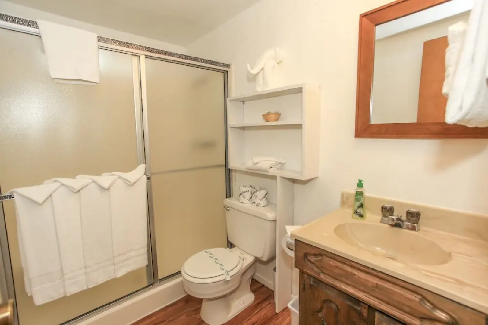 Bearly Rustic - 2BR 1BA, WiFi, Nice Back Yard for Snow Play