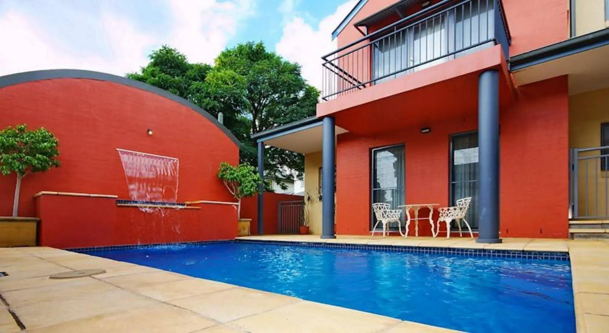 Berry Village Boutique Motel