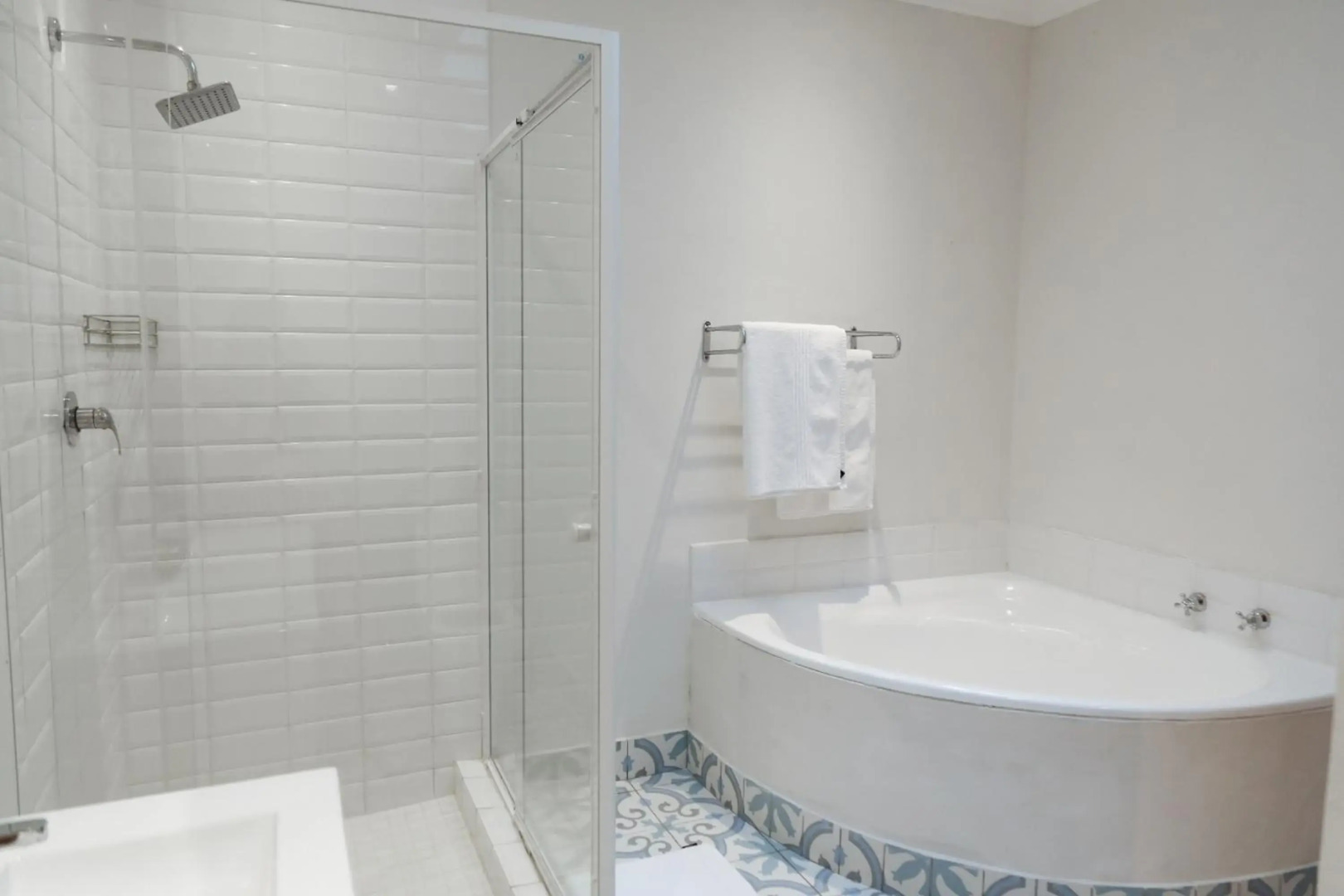 Le Pommier Wine Estate