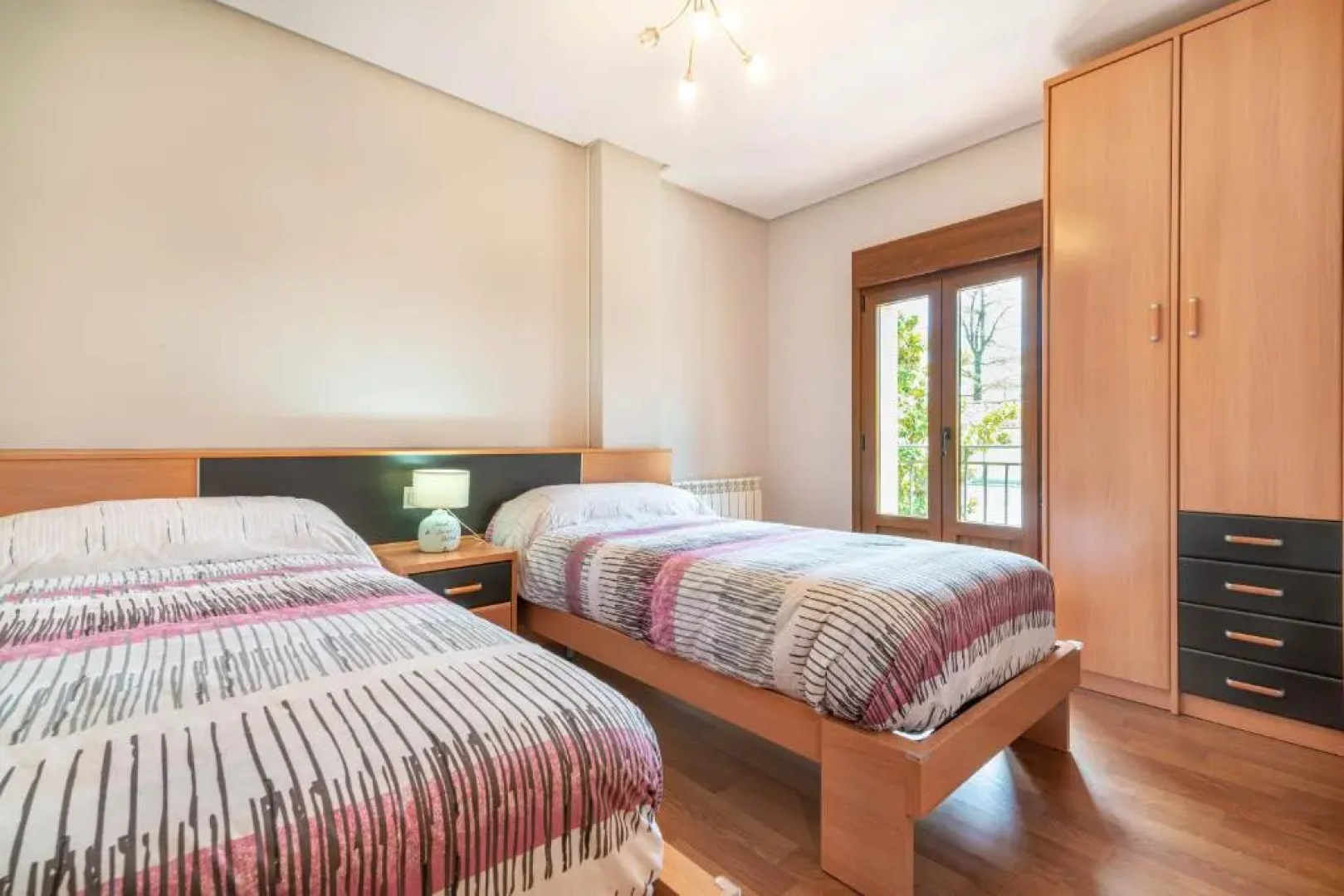 URIBE-ENEA Casa sola con amplio patio en Elciego con visita a bodega