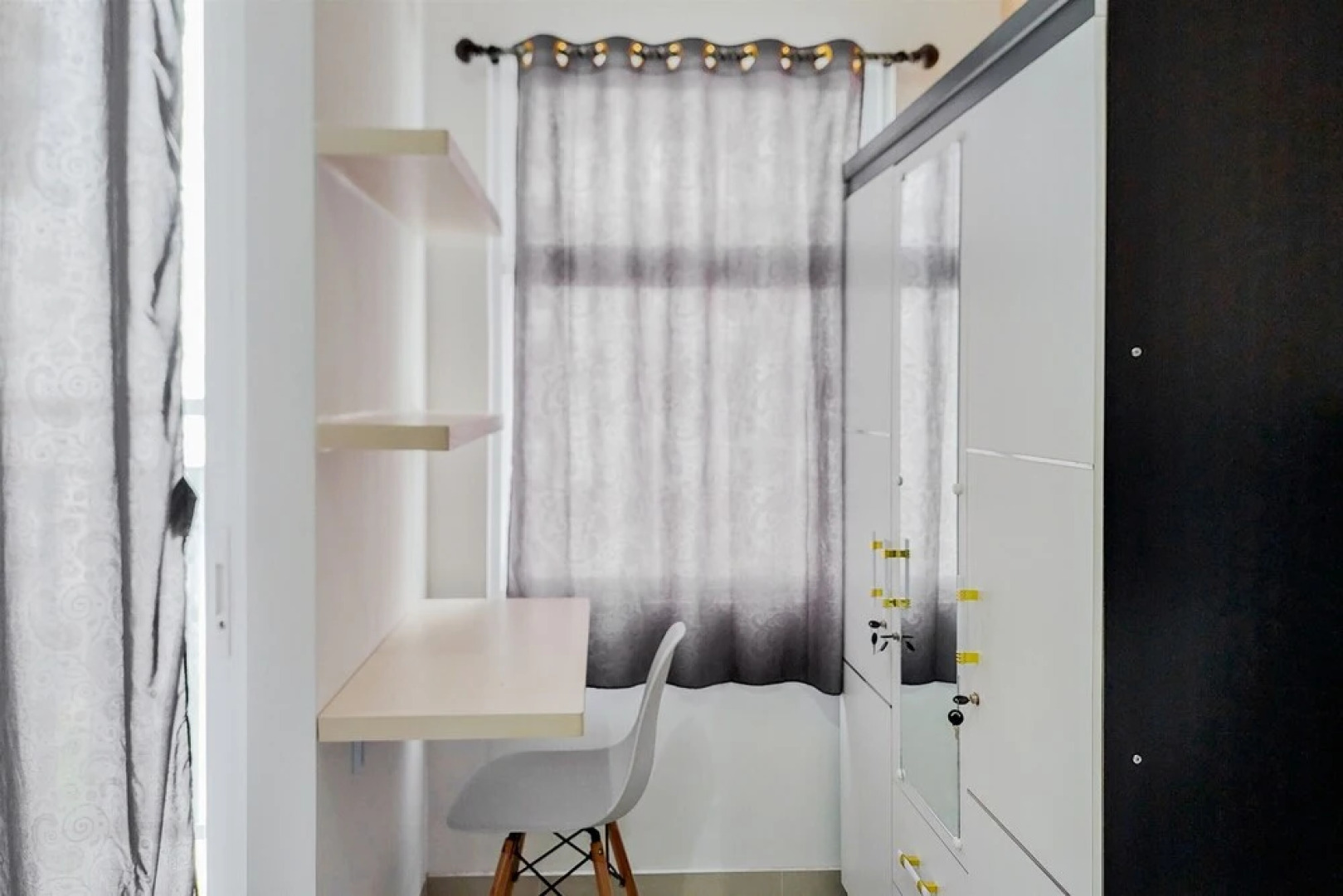 Minimalist And Homey Studio Serpong Garden Apartment