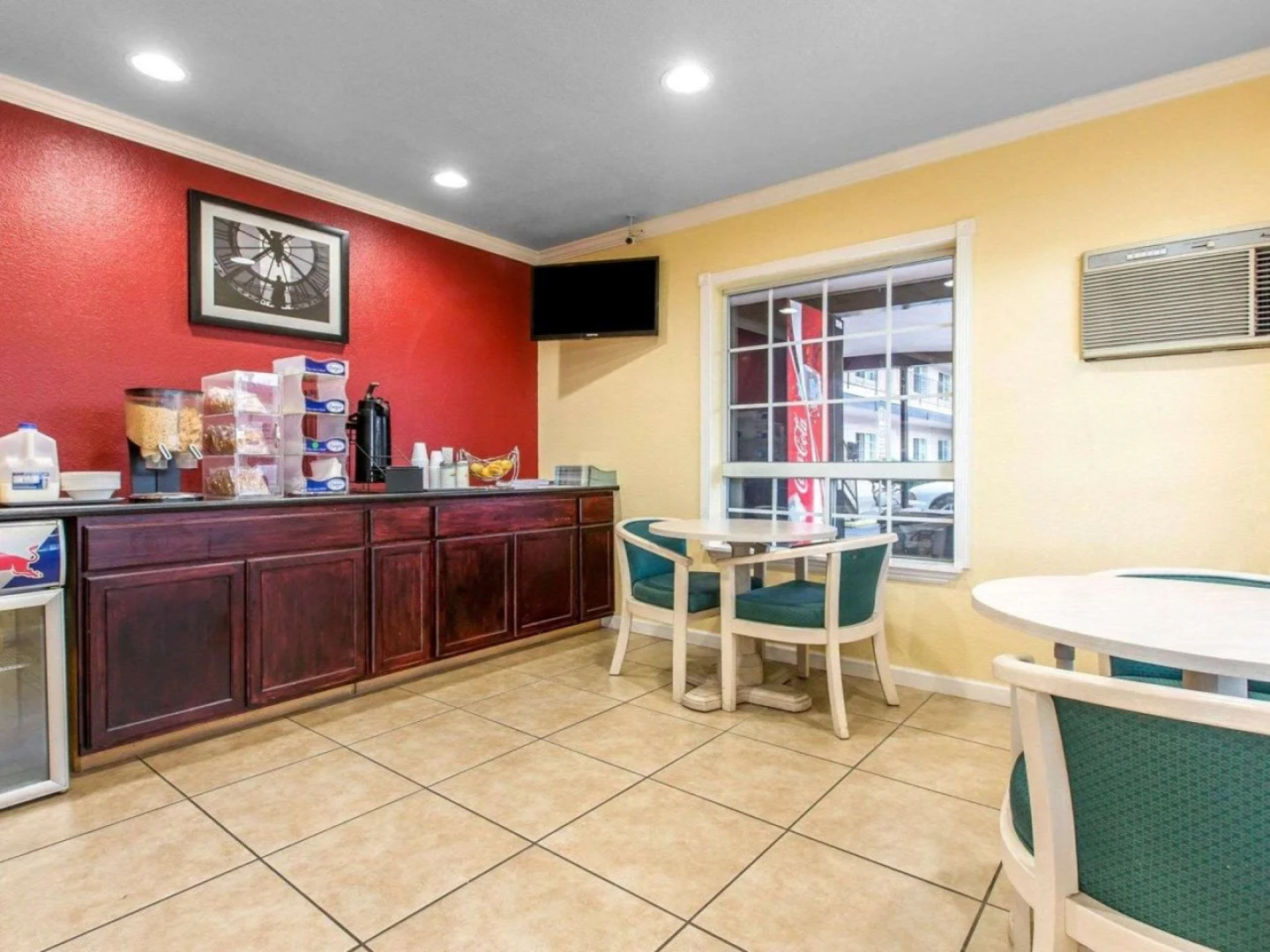 Rodeway Inn Near University-Gateway to Yosemite