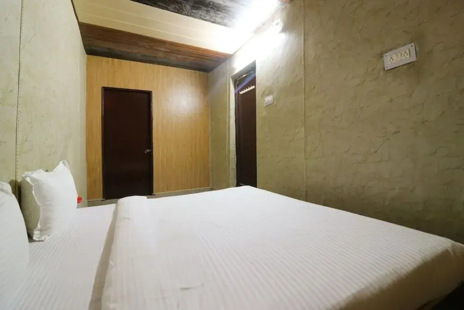 SPOT ON 49126 Silent Valley Appartments