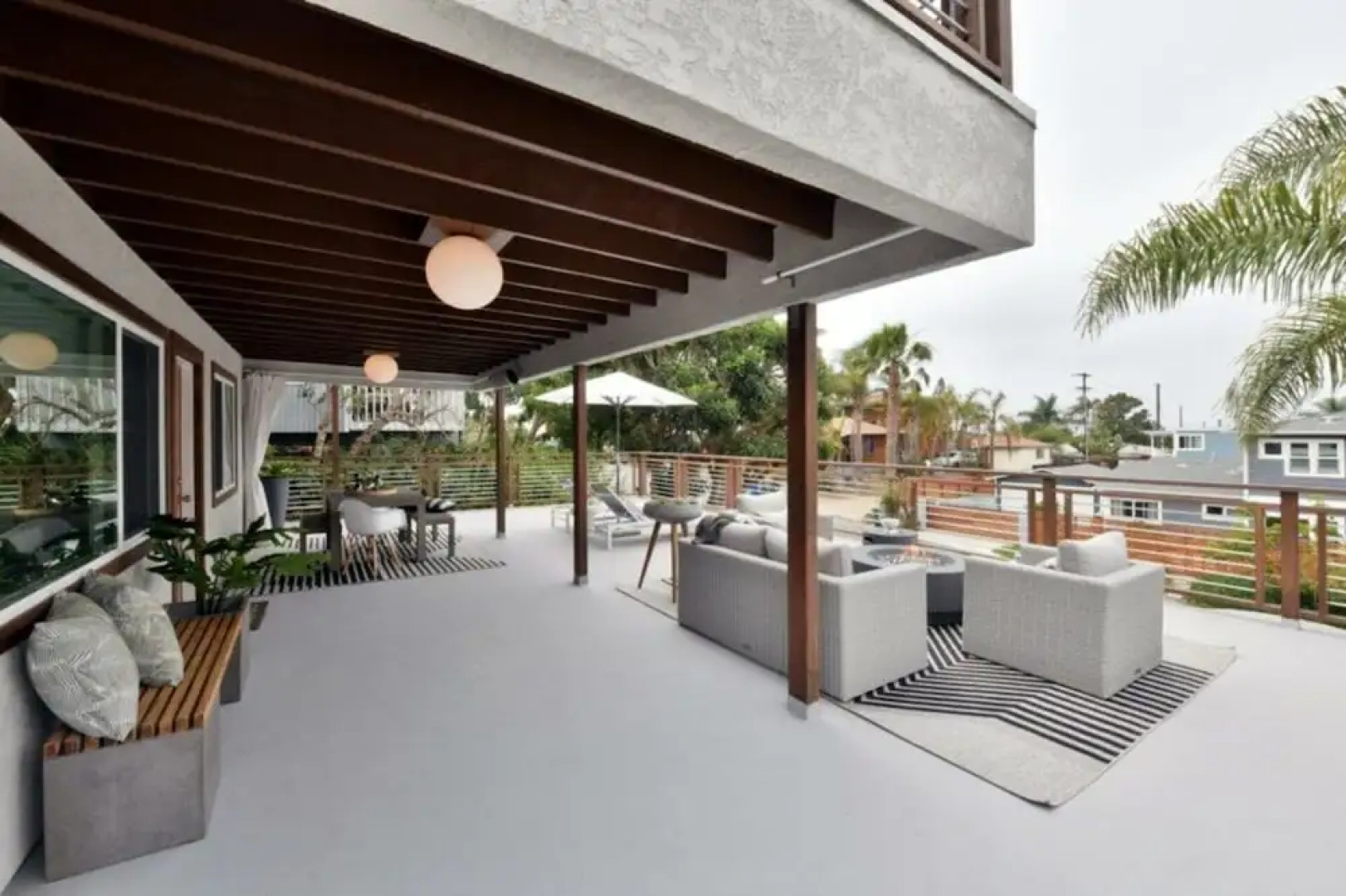 Luxury Cardiff By-the-sea Ocean View Parkhouse