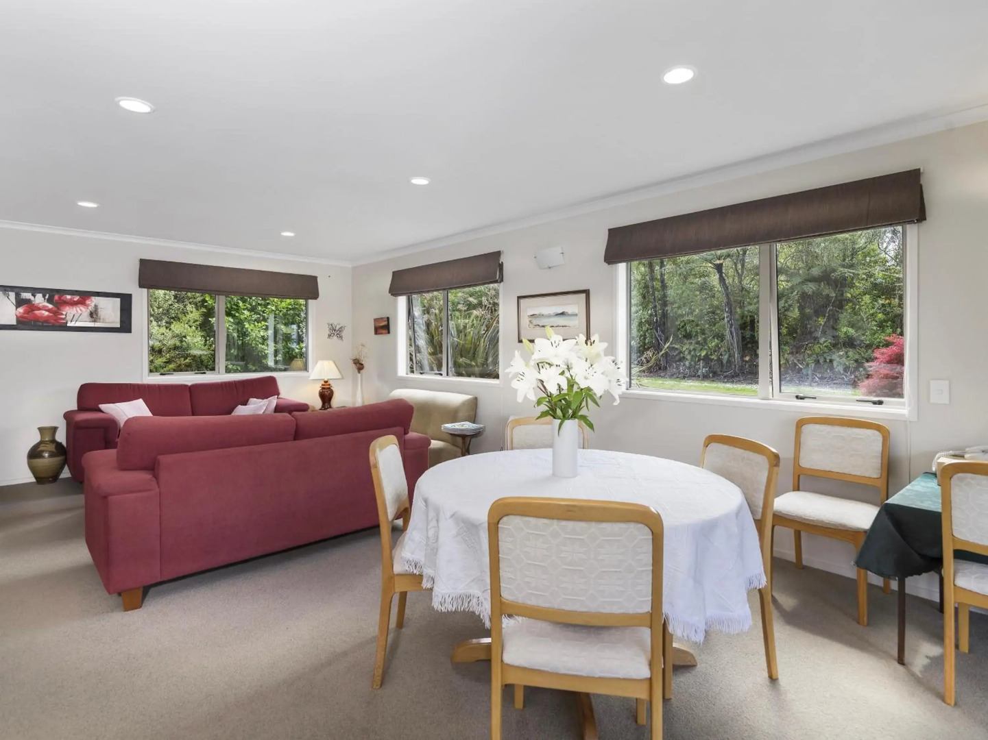 Rainbow Cottage - Lake Tarawera Cottage