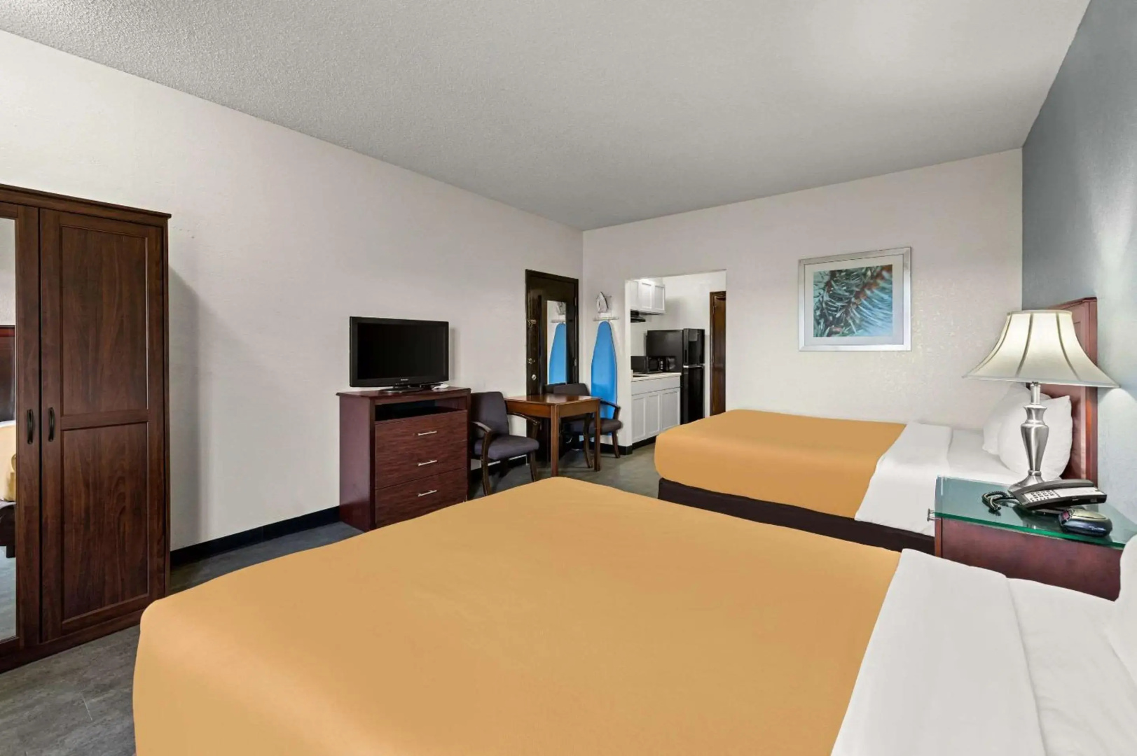 Suburban Studios Kansas City Airport North