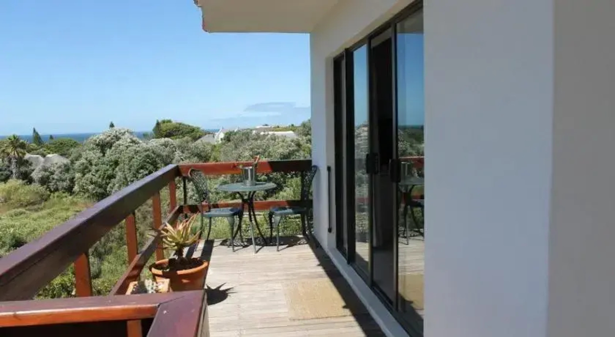 Cottage on the Hill Guest Lodge