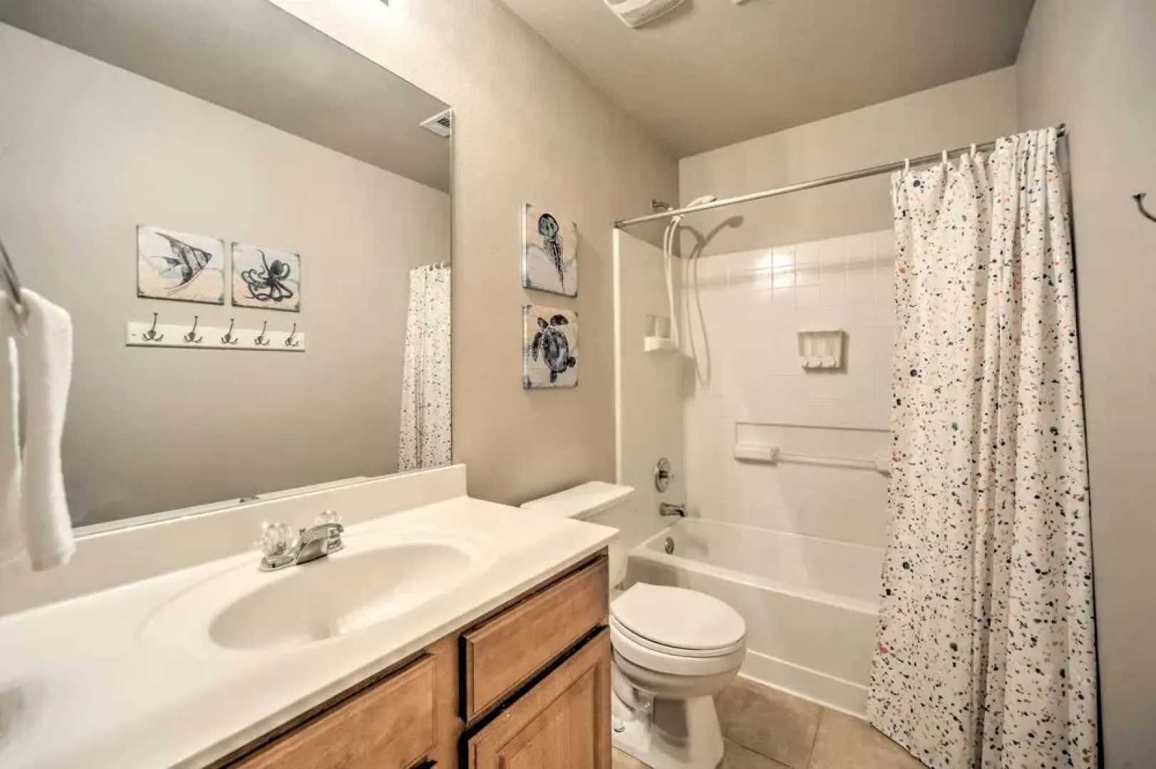 Centrally Located Kyle Home: Walk to Pool & Park!
