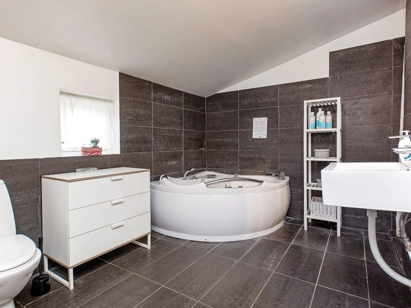 Peaceful Holiday Home in Højby With Whirlpool