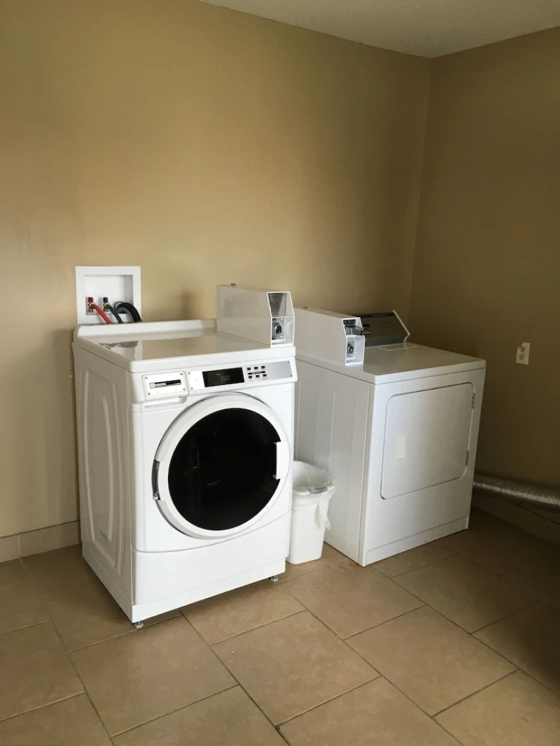 University Lodge Motel