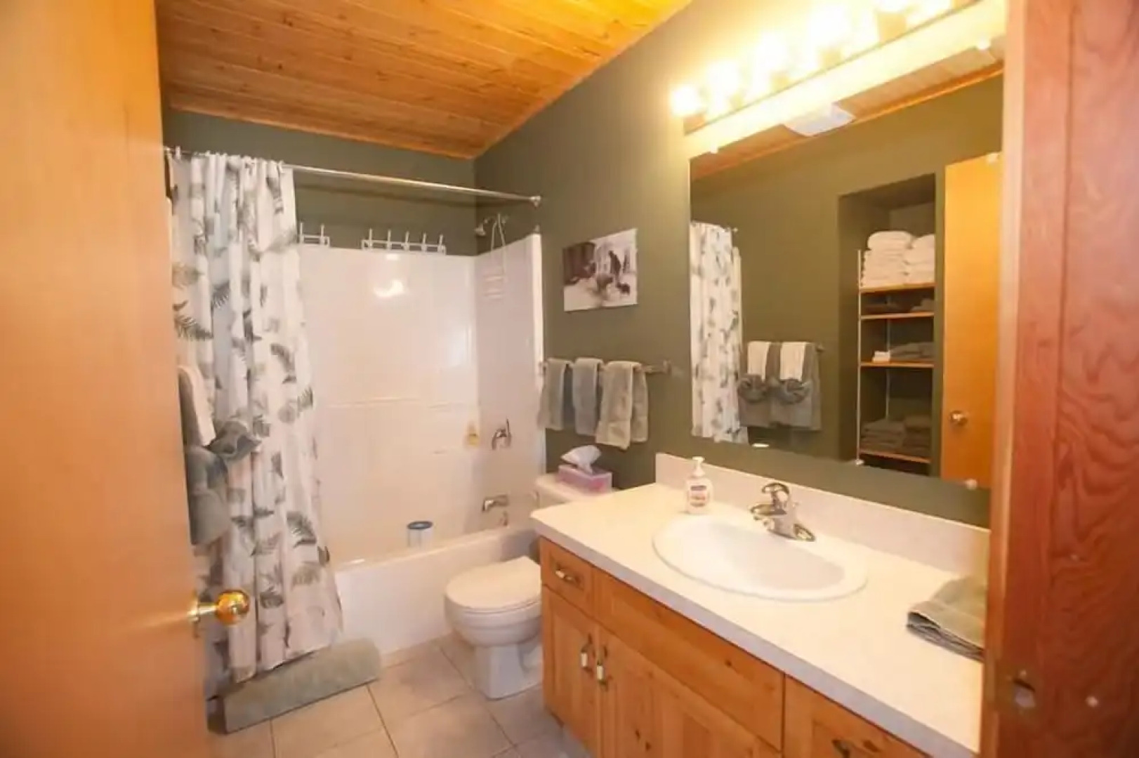 Outlaws Inn by Apex Accommodations