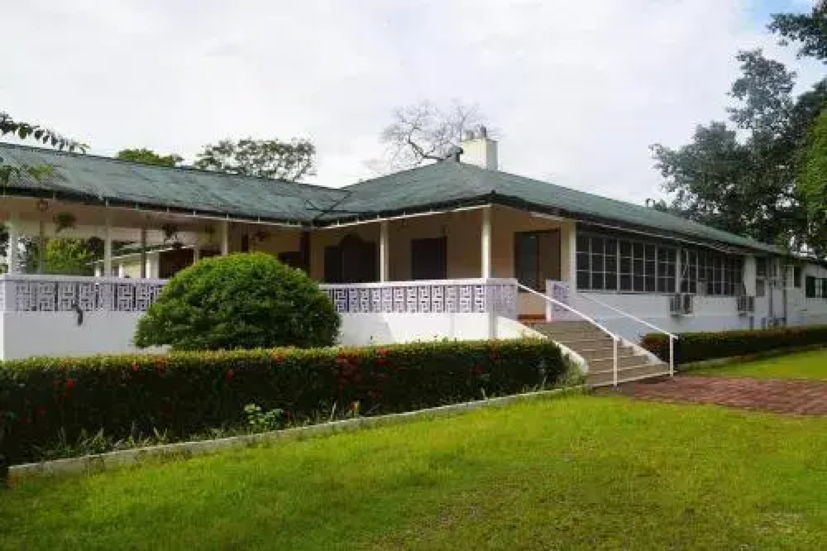 Nya Sylee Director's Bungalow