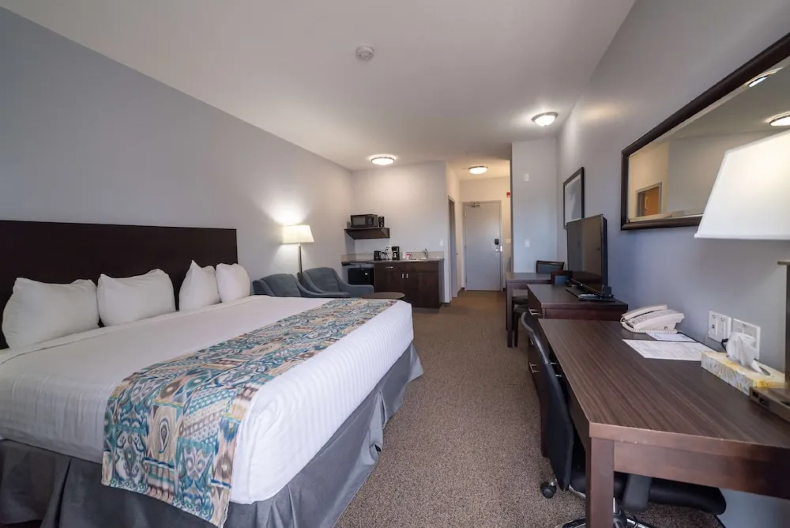 R & R Lakeview in Hardisty