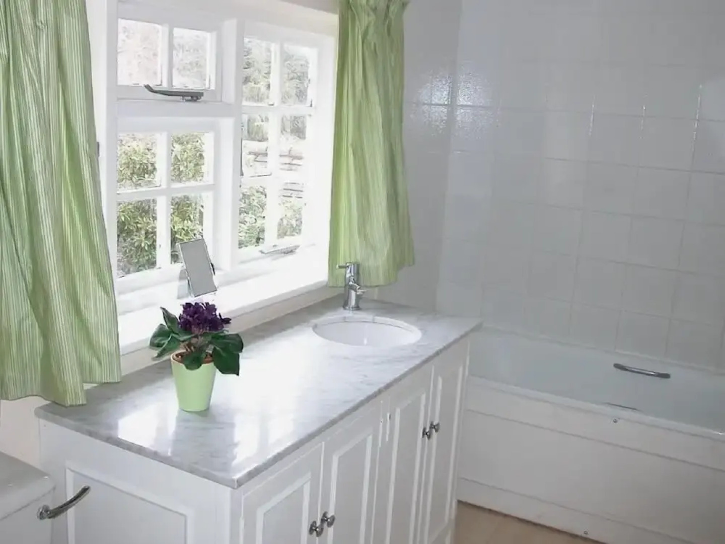 Winterbourne Cottage, Salisbury