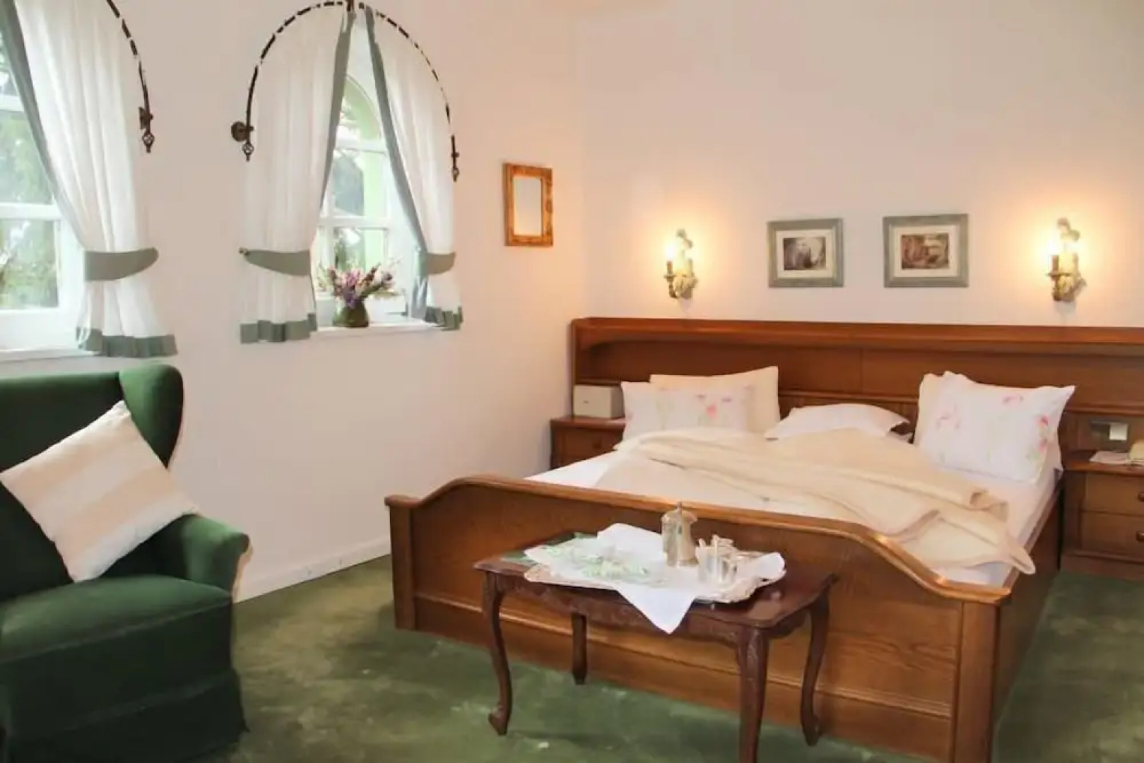 Dietrichsteinerhof Apartments & Rooms