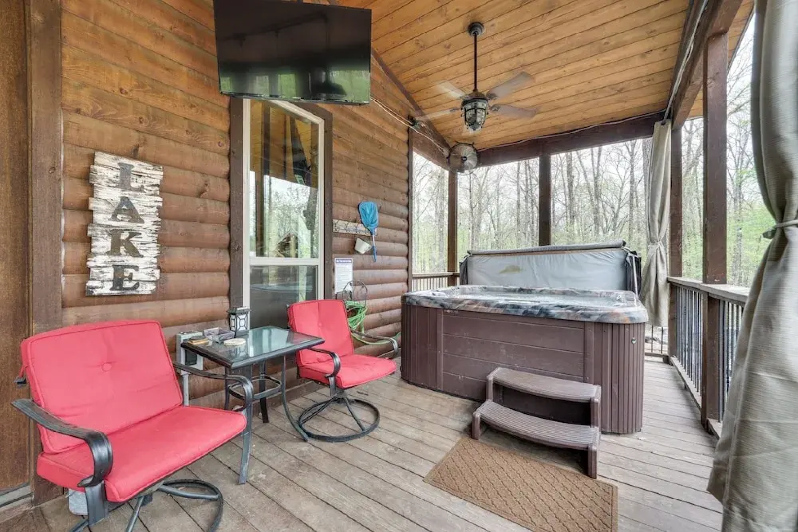 Hot Tub & Fire Pit: Broken Bow Retreat!
