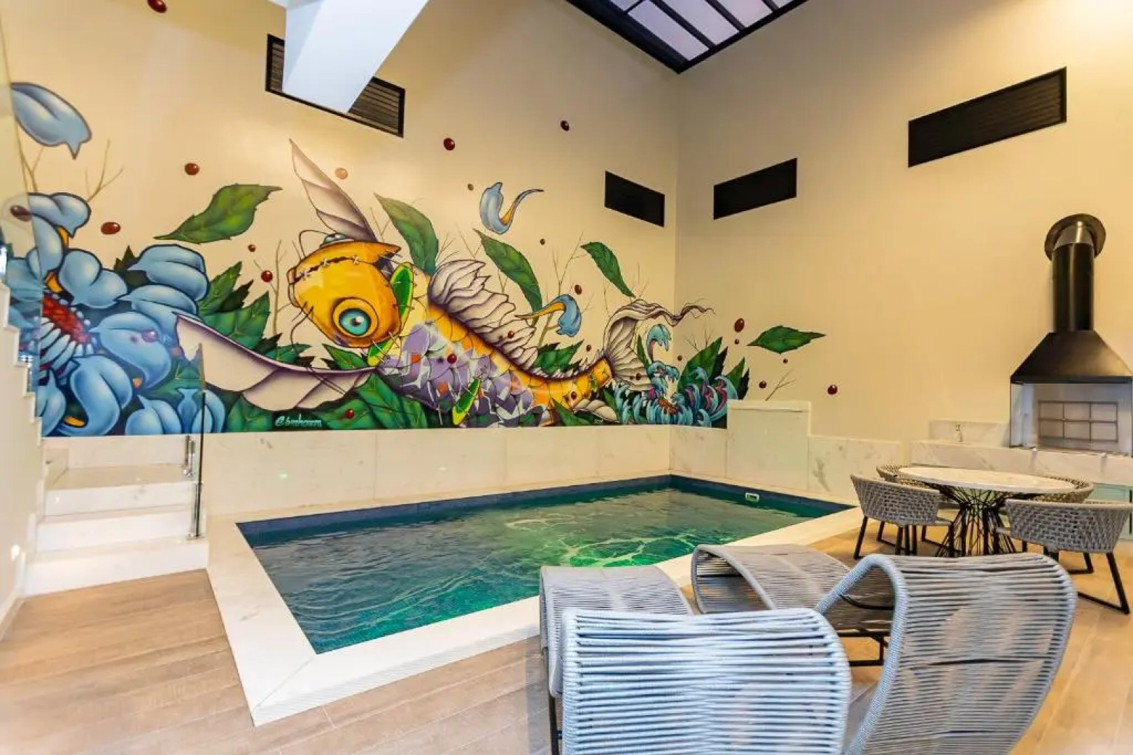 Poeme Motel by Drops