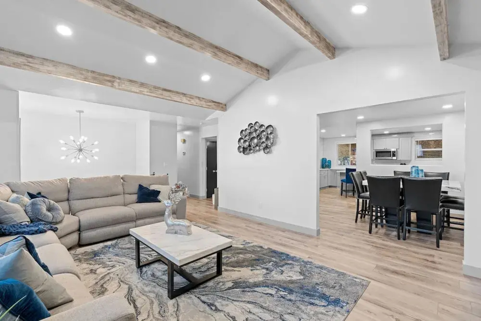 Ski Lover's Paradise: 7br Villa Near Top Resorts 7 Bedroom Home by RedAwning