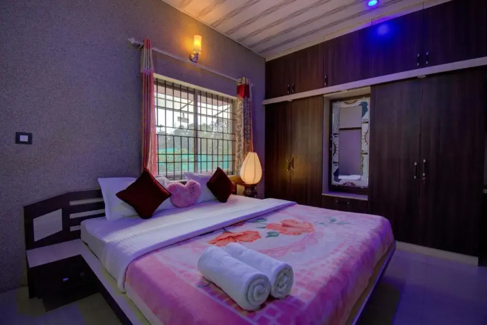 Srinikethana Home Stay with Swimming Pool