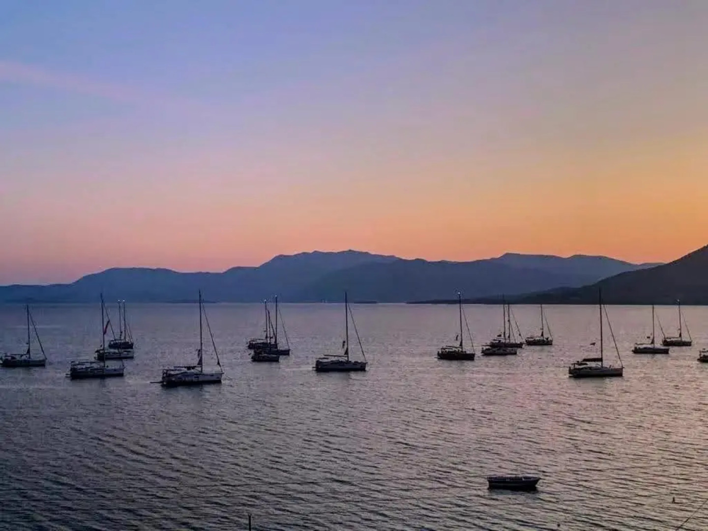 Pogonia, spacious apartment by the sea with private pool