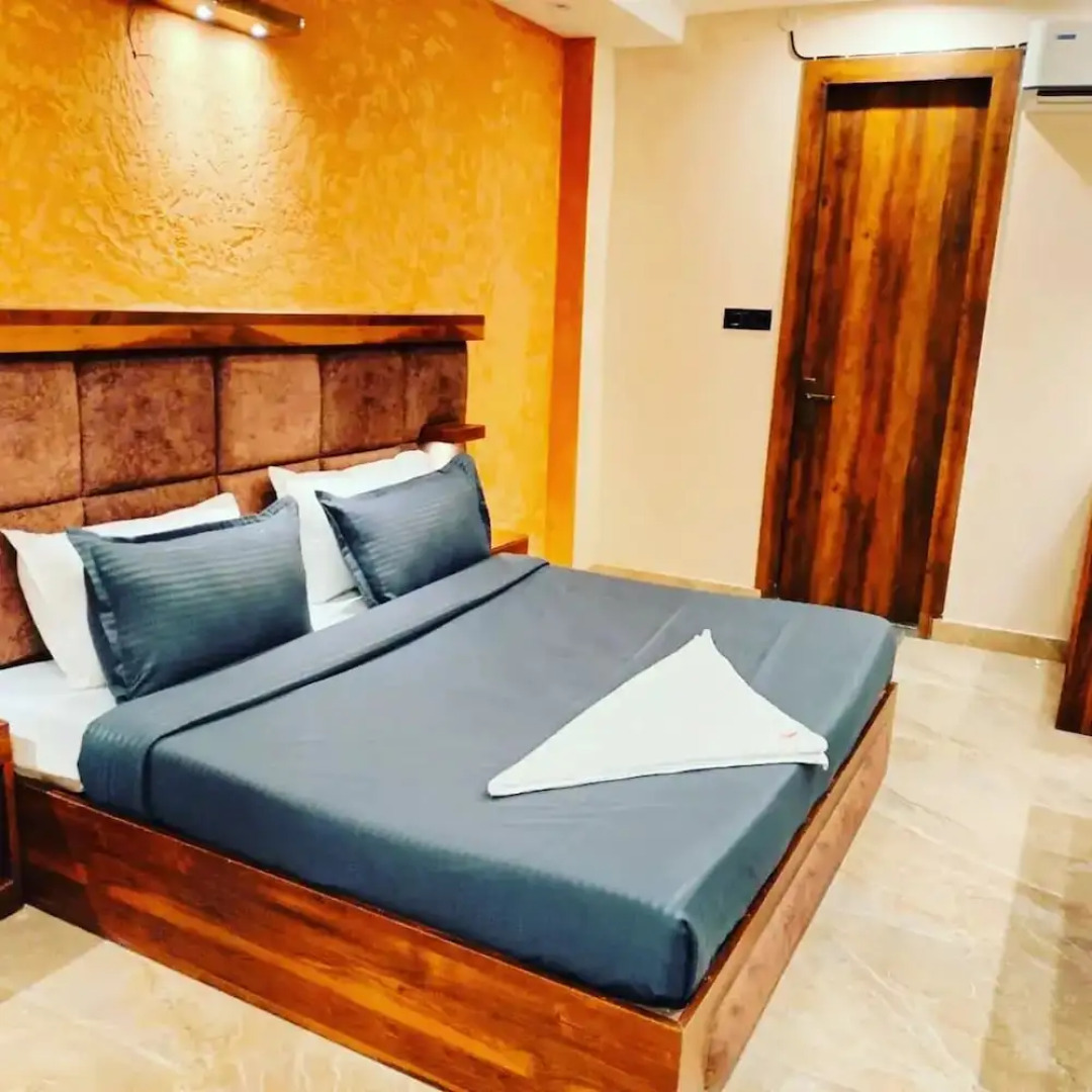 Sky High By T&M Hotels