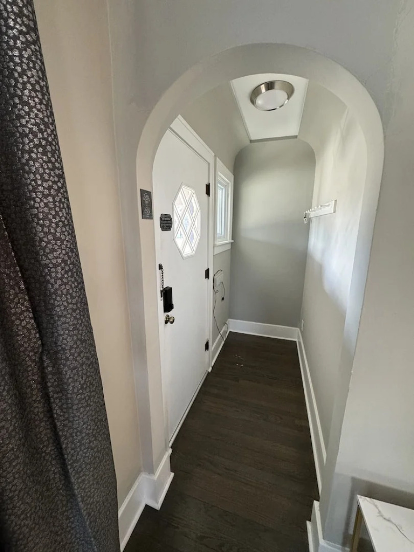 Spacious Retreat Near Convention Centers 4 Bedroom Home by RedAwning