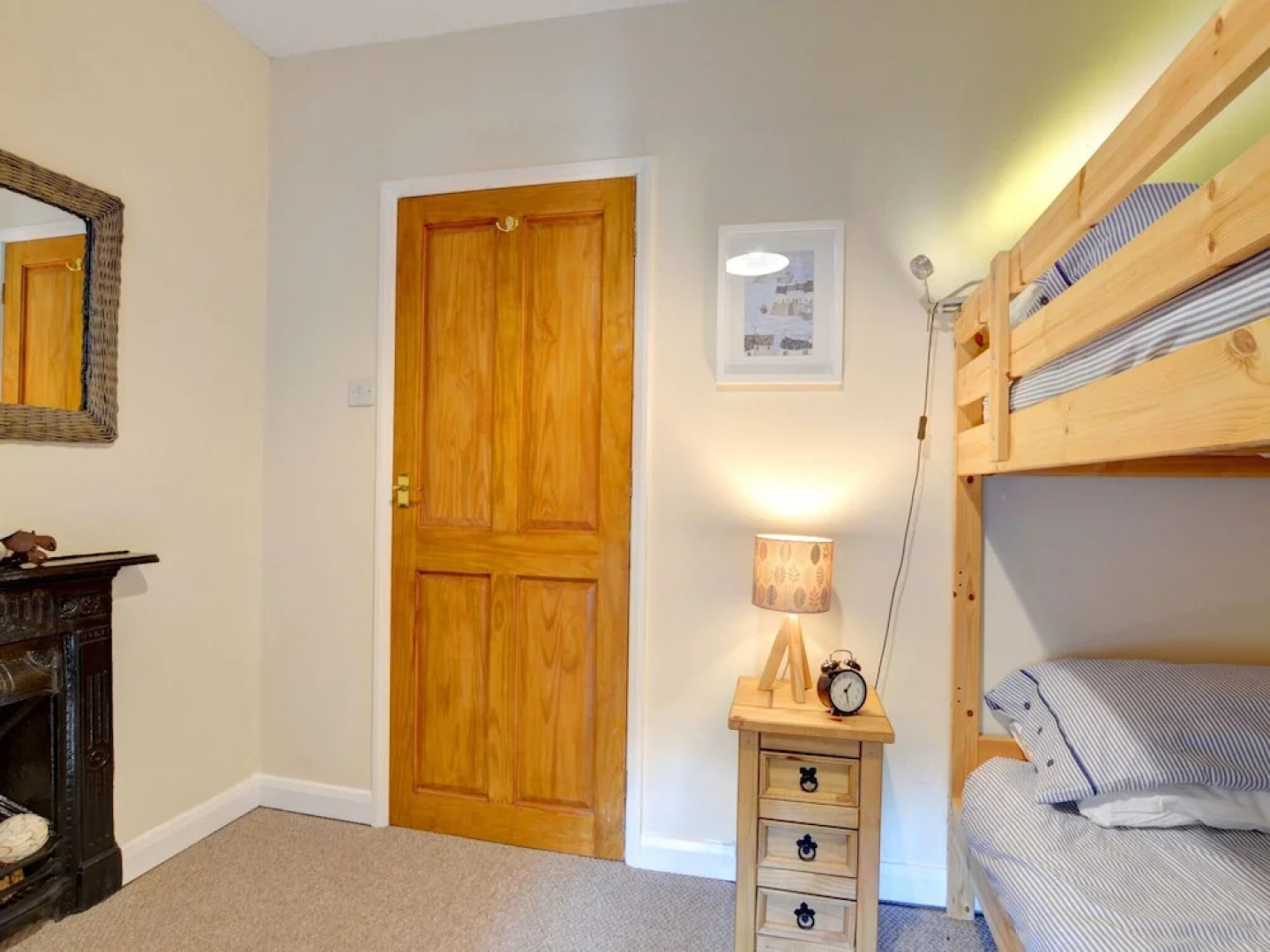 Restful Holiday Home in Glandwr near River