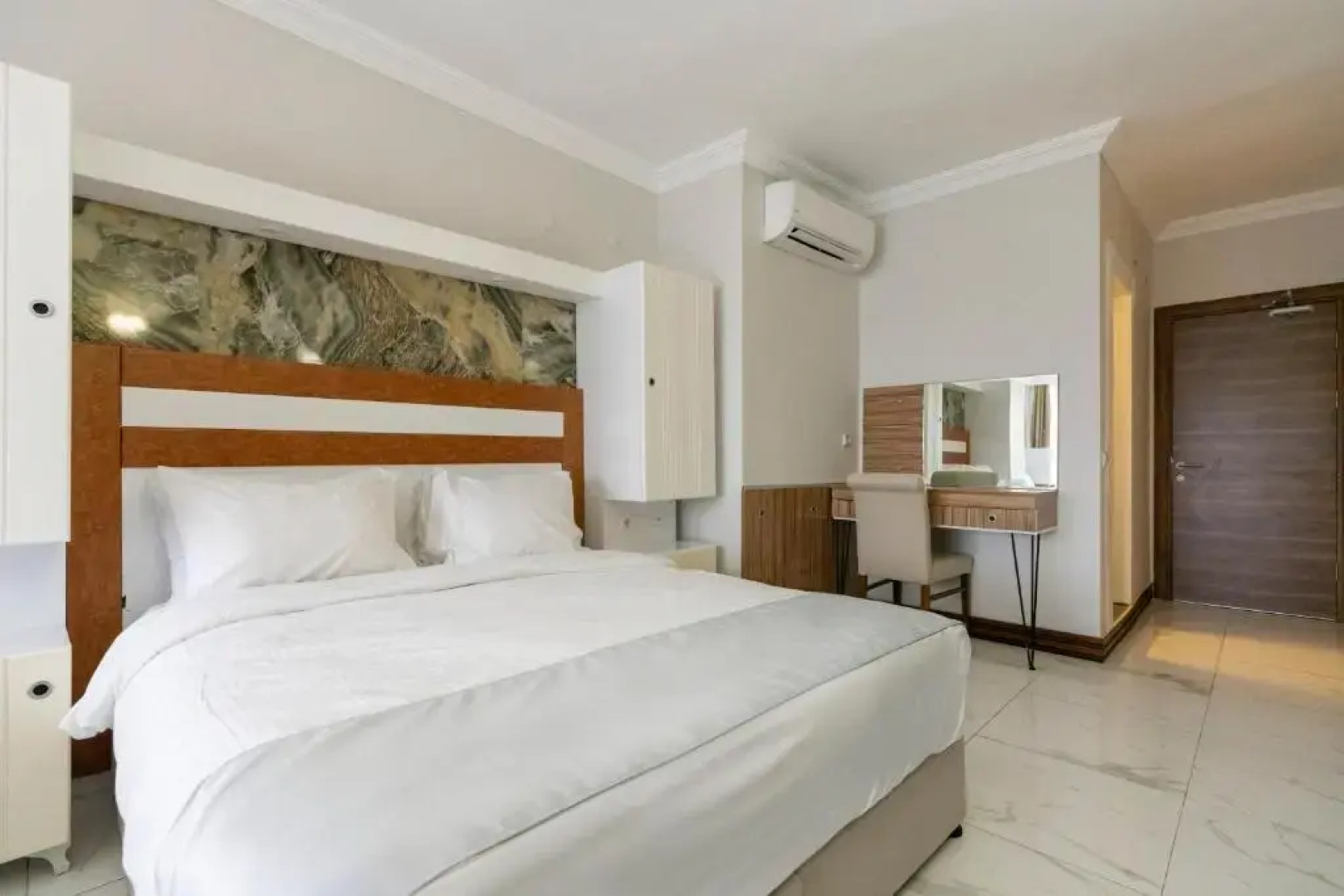 Sude Beach Resort Hotel