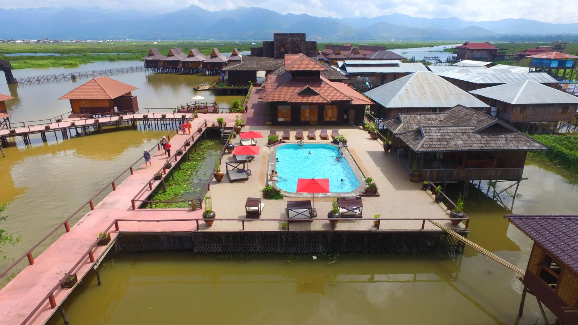 Shwe Inn Tha Floating Resort Hotel