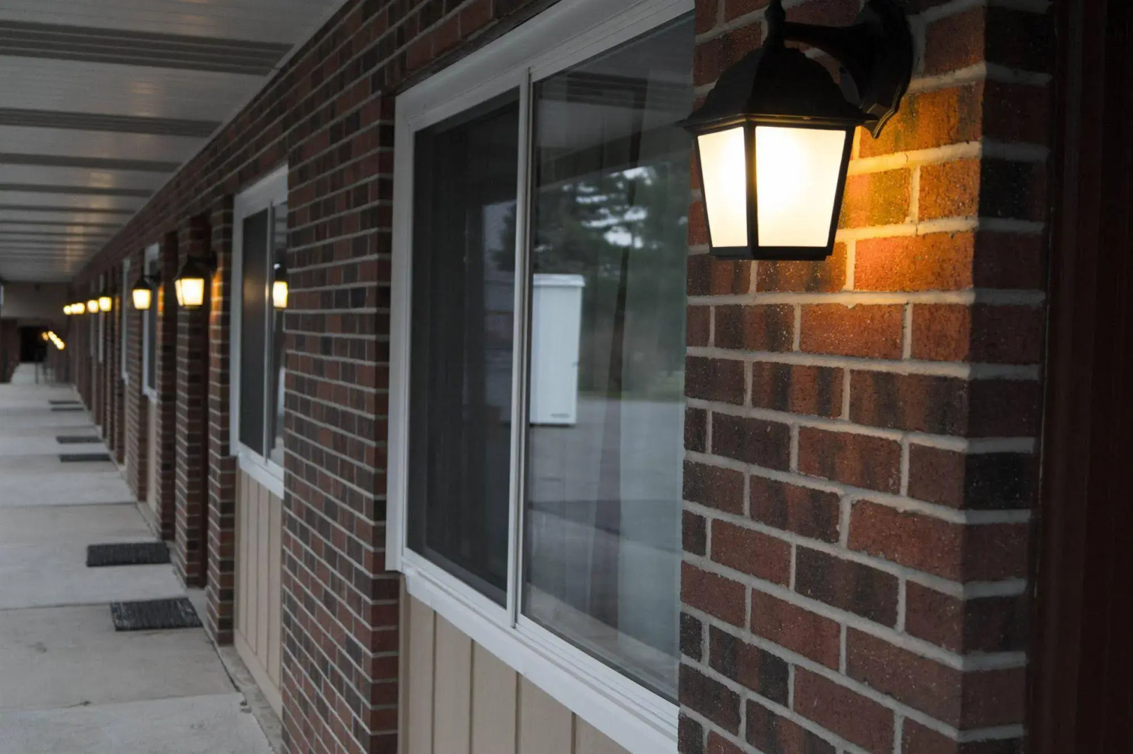 Sullivan Trail Inn & Suites