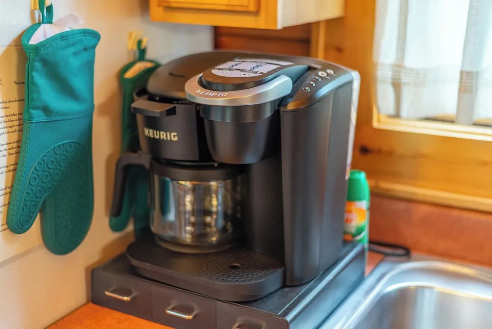 Honey Hill Inn & Cabins at Engadine