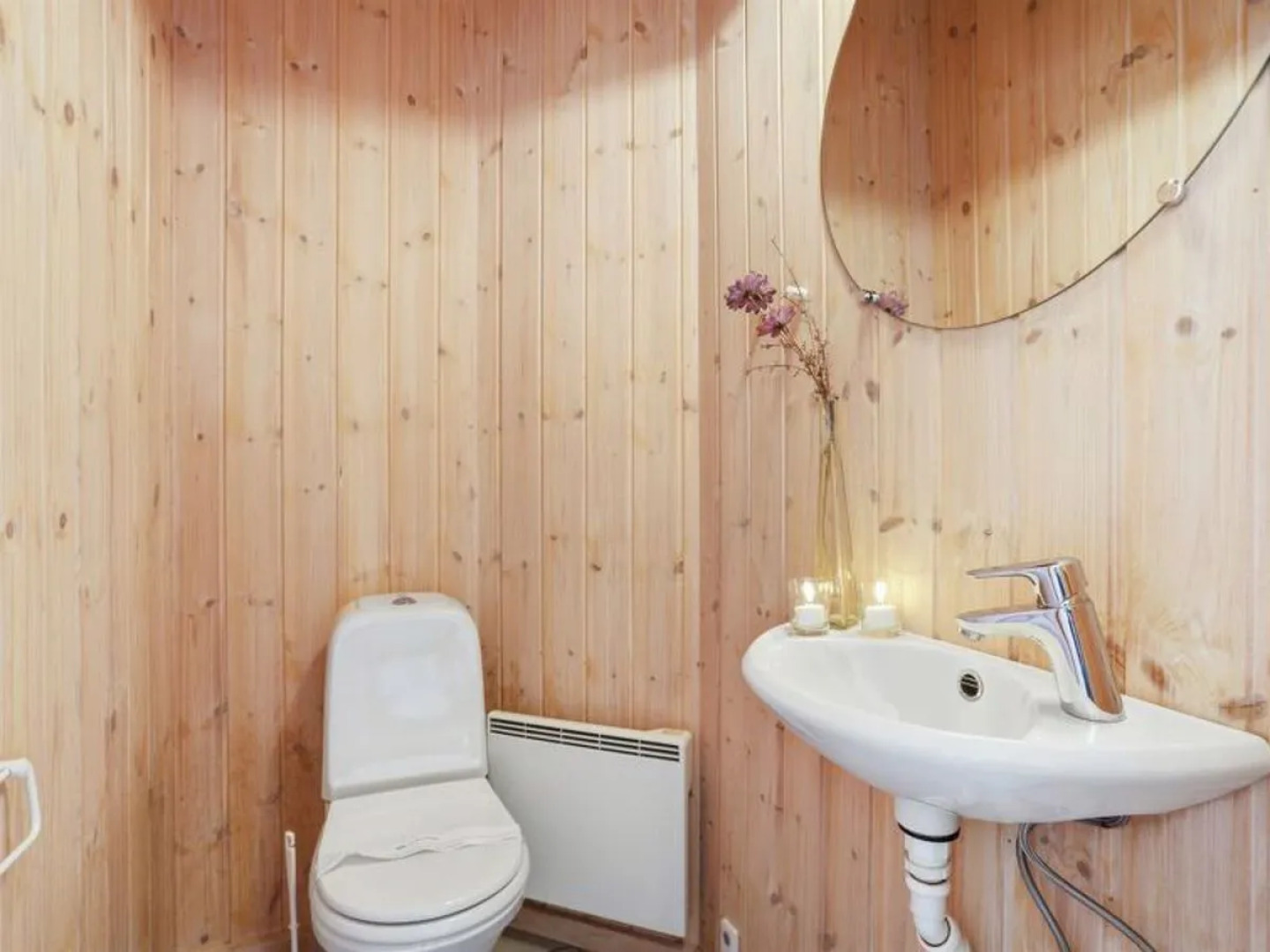 "Karin" - 800m from the sea in Bornholm