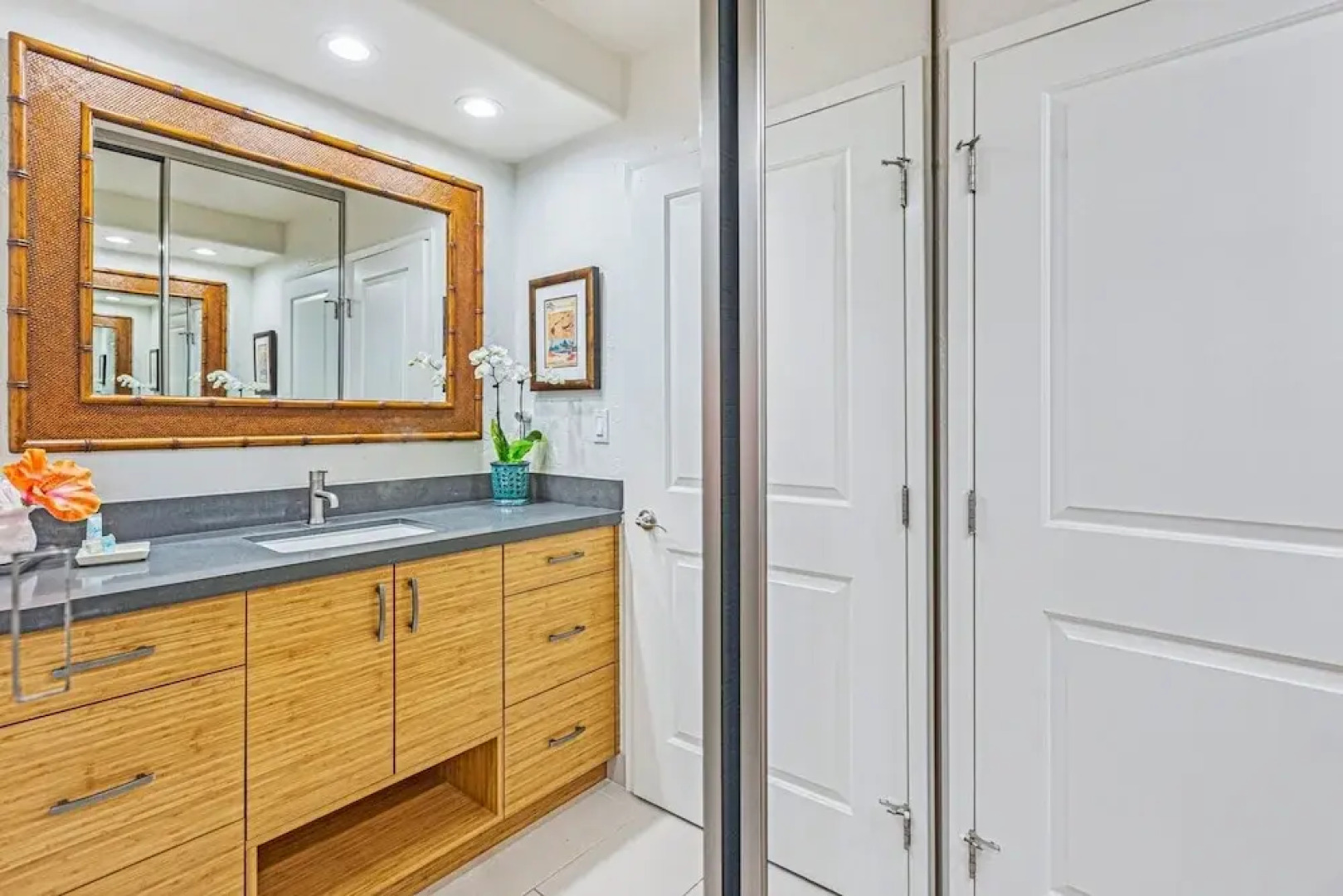 Papakea Oceanview Studio 0 Bedroom Condo by RedAwning