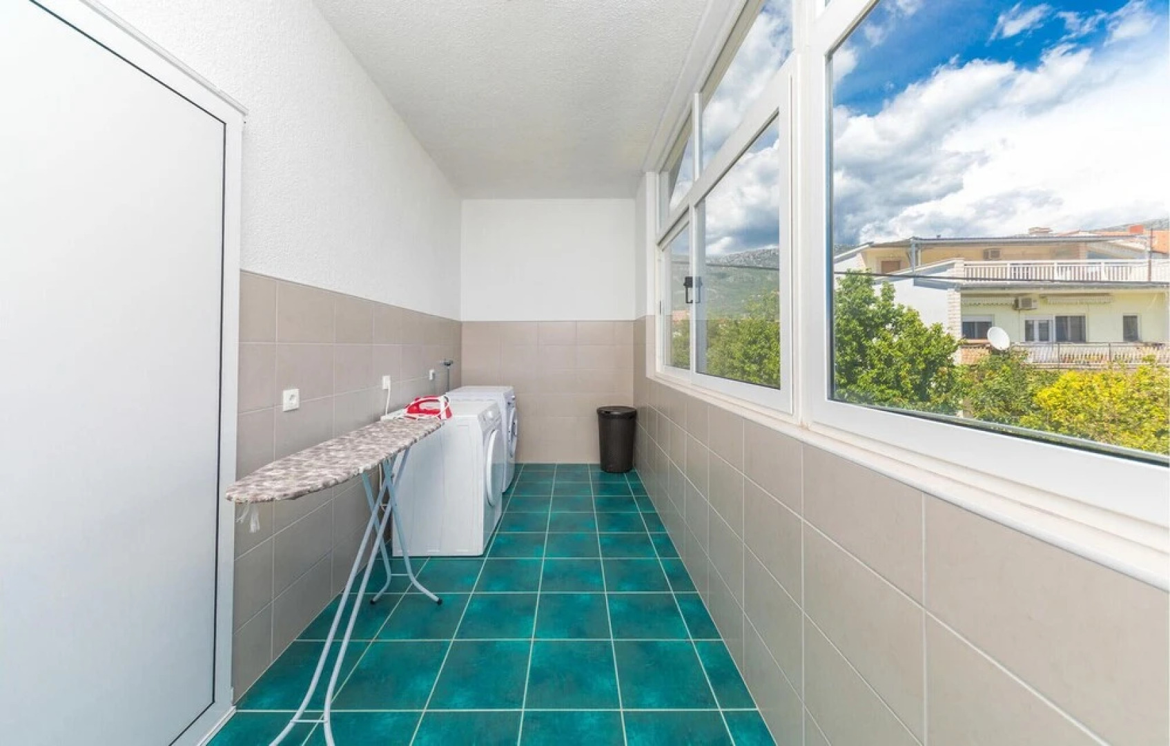 Beautiful Home in Kastel Luksic With Sauna, Wifi and 7 Bedrooms