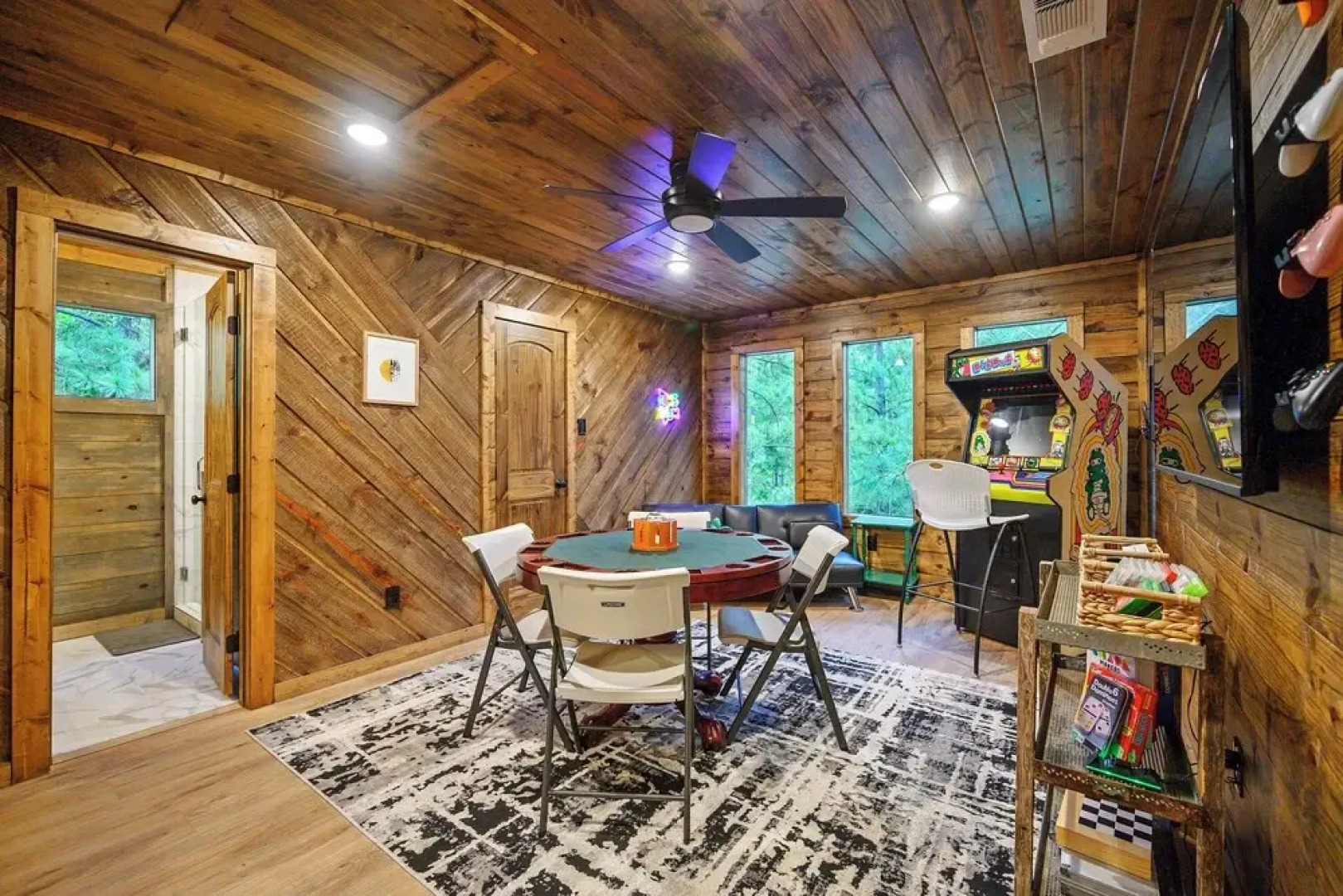 Broken Bow Home w/ Hot Tub, Game Room & EV Charger