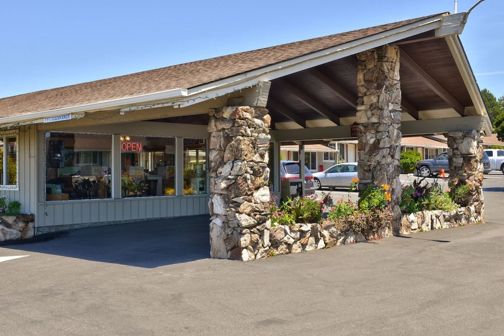 Surf Motel and Gardens